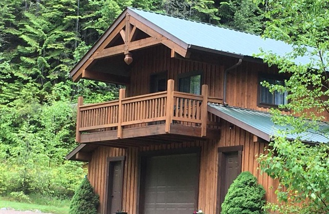 Mountain Cedars Getaway
