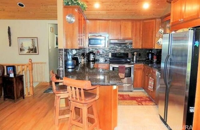 Mountain Chalet | PRIVATE Pool & Hot Tub | 2-min DRIVE to Jasper National Park