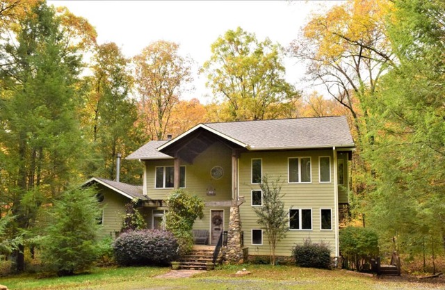 Mountain Creek Retreat - Geräumiger Luxus-Rückzugsort mit großem Whirlpool und Creek!