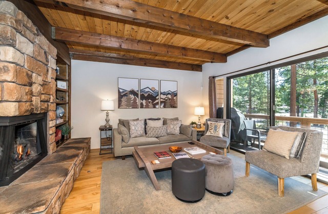 Alpine Basecamp - Lake Tahoe - Incline Village w/ Private Garage