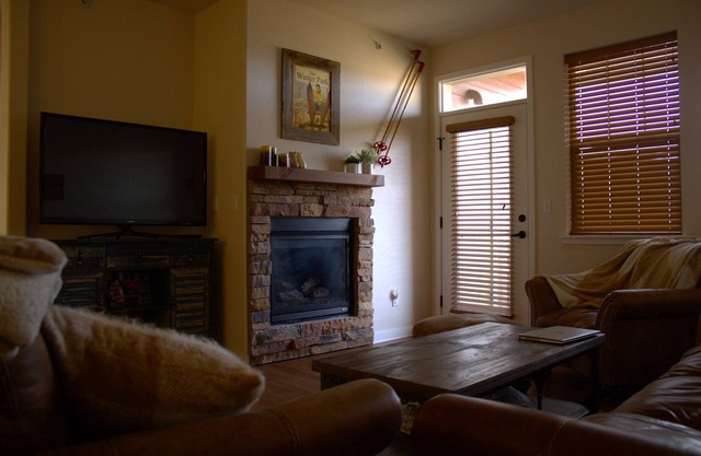 Mountain getaway on Granby Ranch! nearby hiking, skiing, endless scenic views!