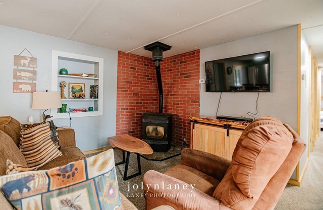 Mountain getaway near golf course, restaurants, and hot pool - Terrace Lakes