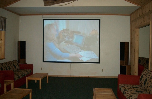 MOUNTAIN HOME LODGE TO A UNIQUE EXTENDED STAY ACRE+ FOR YOUR GROUP 8-40