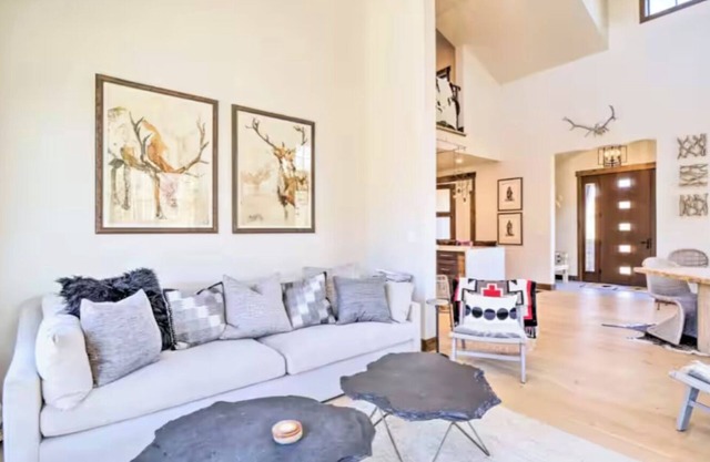 Mountain home w/hiking access in tranquil Silverthorne with WiFi.