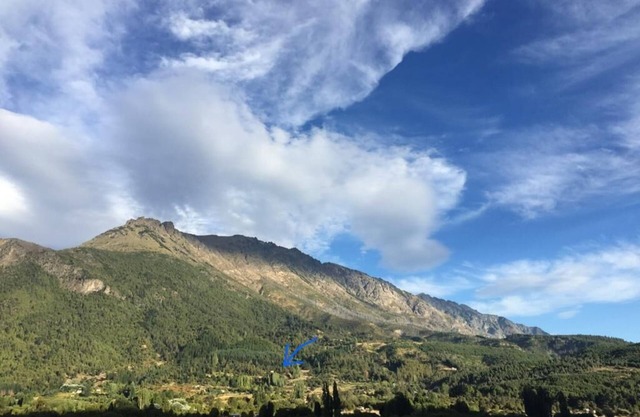 Mountain home with epic views- short drive to lake and river.