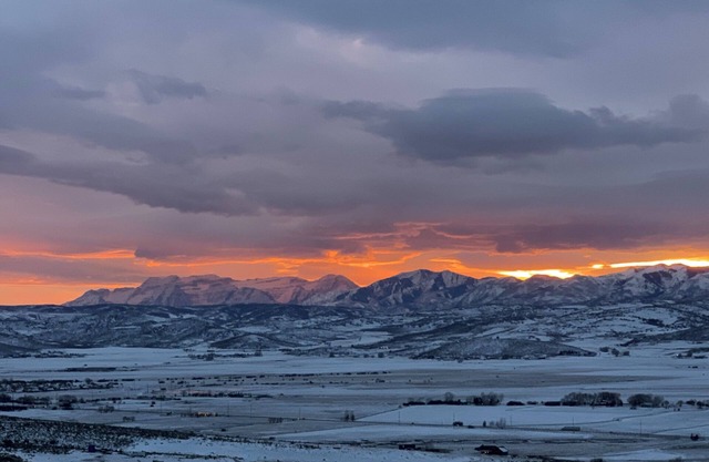 Mountain home with a view! 30 min. from Park City, 1 minute from National Forest