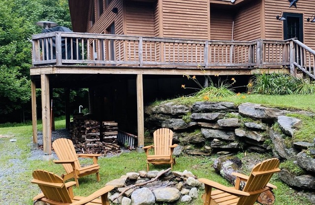 Mountain House near Mount Snow & Stratton w/ 2 Fireplaces, Hot Tub & Sauna