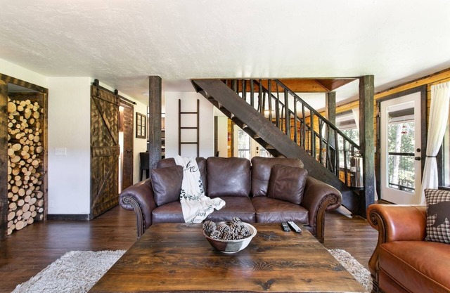 Mountain lodge w/creekside sauna and patio w/ fire pit - Casinos nearby!