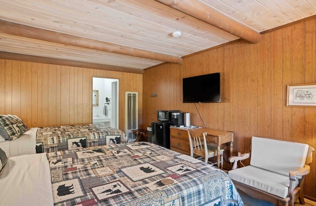 Mountain Magic: Cozy Cabins, World-Class Fishing & Rocky Mountain Charm