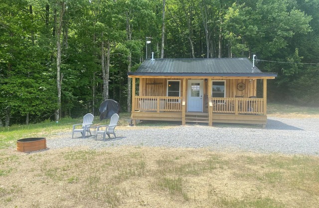 Mountain Meadow Cabin with hot tub, beautiful view, WiFi!, secluded and peaceful