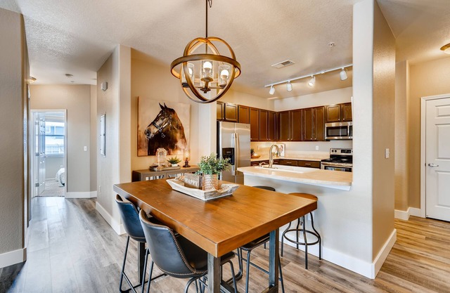 Mountain Modern Luxury - 3BR | 2BA | Attached Garage in der Nähe von Denver Tech Center / Parker