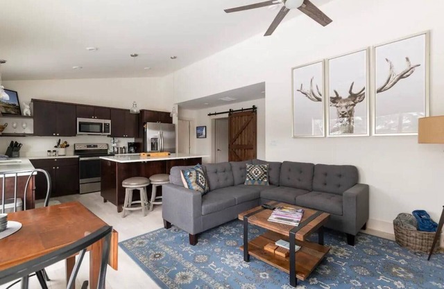 Mountain Modern Retreat in Teton Valley, Between Grand Targhee and Jackson