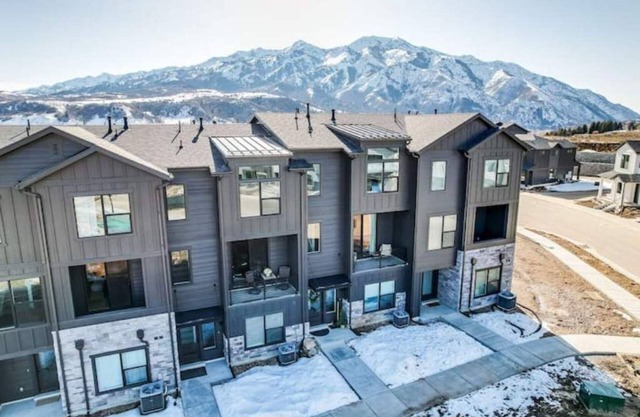 Mountain Retreat close to Snow Basin Ski Resort