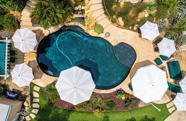 Mountain Retreat with Paradise Style "Pool, Spa & Waterfall" Views gated yard
