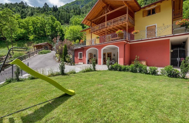 Moderne Ferienwohnung mit Pool in Skigebietsnähe in Caldes