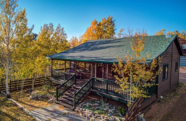 Mountain Top Cabin - Panoramic Views - Hot Tub - Game Room - NEW to VRBO!