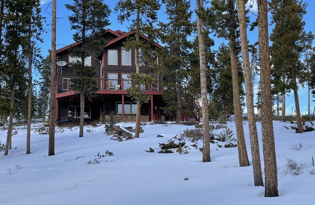 Mountain Top Home with Breathtaking Panoramic Views