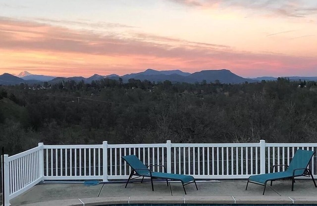 Mountain Trio :: !VIEWS! Heated Pool & Spacious!