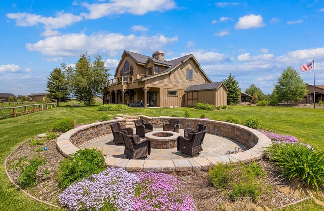 Mountain Tyme - AC - Hot tub - Garage - Firepit - 3 Fireplaces - Chef's kitchen