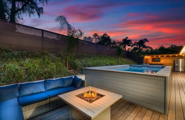 Sleeps 31: 10br Mountain View, Pool, Spa & Games