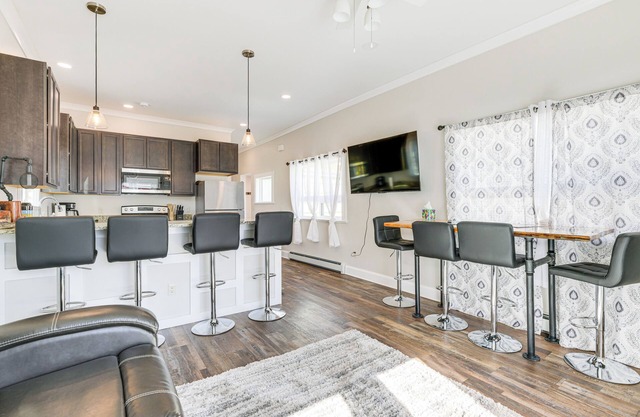 Mountain-View Anaconda Home w/ Gas Grill!