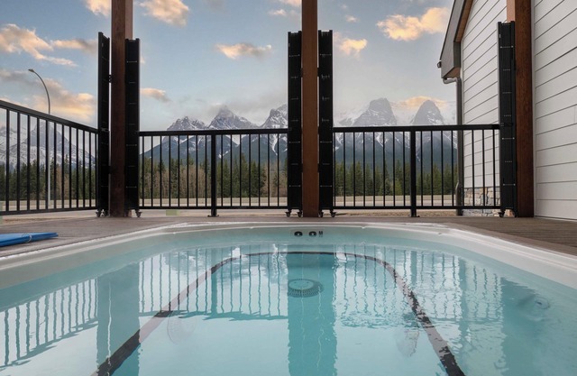 Mountain View Condo in Harvie Heights