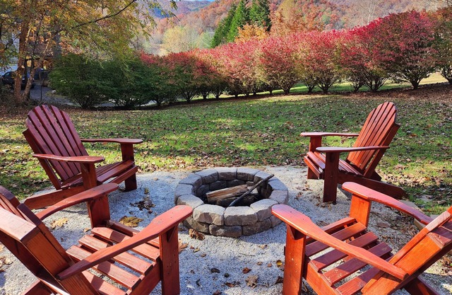 Mountain View Cabin+Hot Tub, covered decks+games