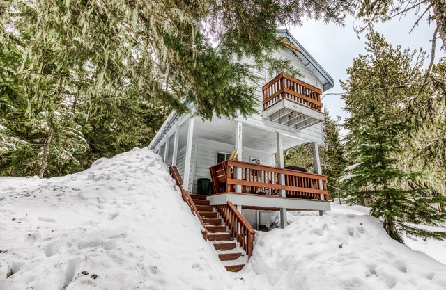 Gemütlich, Zwei-Ebenen-Chalet in der Nähe Wandern, Seen und Skigebiete!