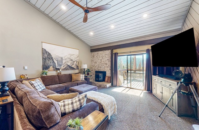 Mountain-view condo with 2 decks, washer/dryer, & shared pool/hot tub