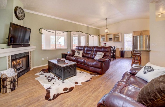 Mountain-View Deck Pet-Friendly Home in Prescott