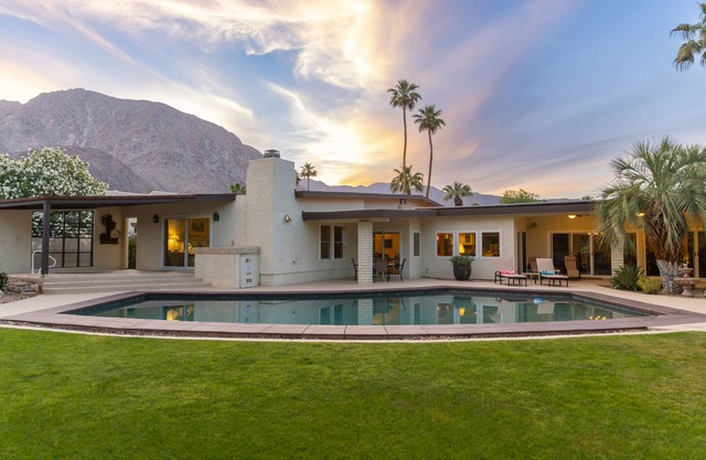 Mountain-view home with private pool/hot tub, charming interior & roll-in shower