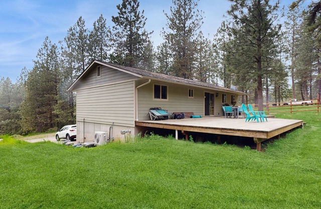 Mountain View Home with High-Speed WiFi, Firepit, Gas Grill, & Washer/Dryer