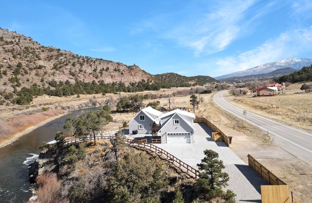 Mountain-View Home & Cabin on Arkansas River - Dog-Friendly & RVs welcome