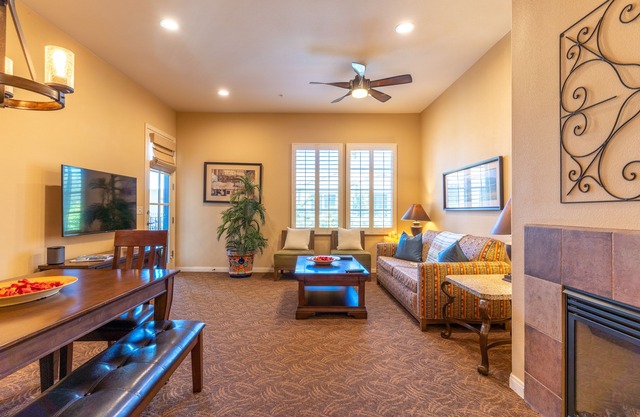 Mountain View! Lux 1-Bedroom Villa, Pet Friendly! - (L76-1)