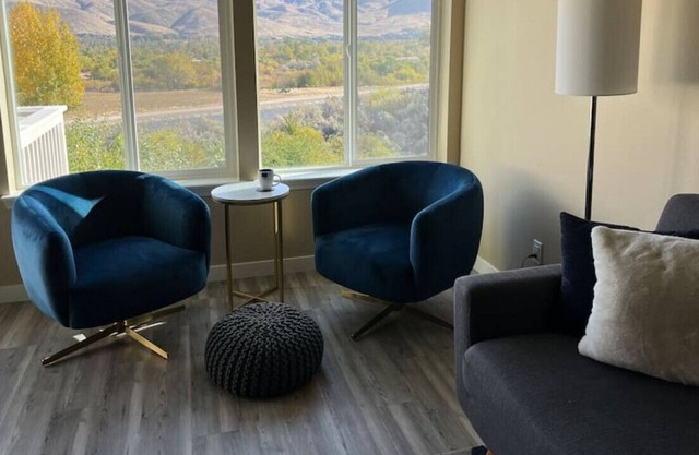 Mountain View Memories: Million $ Views