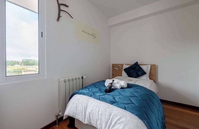 Mountain View - Single Room