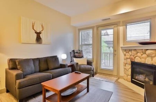 Mountain View Two Queens Condo
