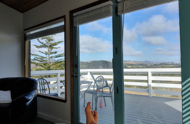 Mountain View Studio Near Beautiful Beaches, Hiking and Biking