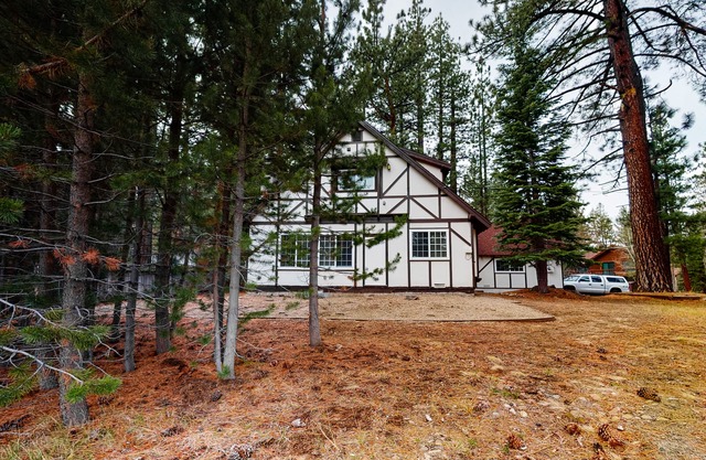 Mountain-view dog-friendly home with large yard in private locale near skiing