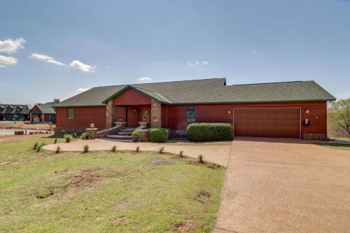 Mountain Views and Shared Pool Ozarks Family Home