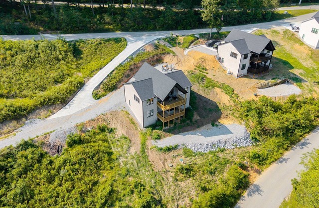 Mountain Views, Lake access, Brand new 6 BR 5Bath, Sleeps 18Pet Friendly