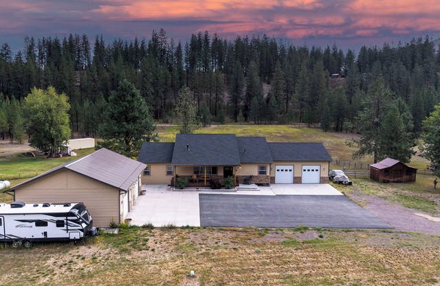 Mountain Views & River Access-Dog-Friendly Retreat Near Missoula In Alberton!