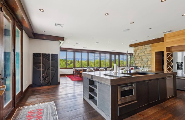 Mountain Zen: spacious 5 br, deck, views, private swimming pond w/ dock, tennis courts!