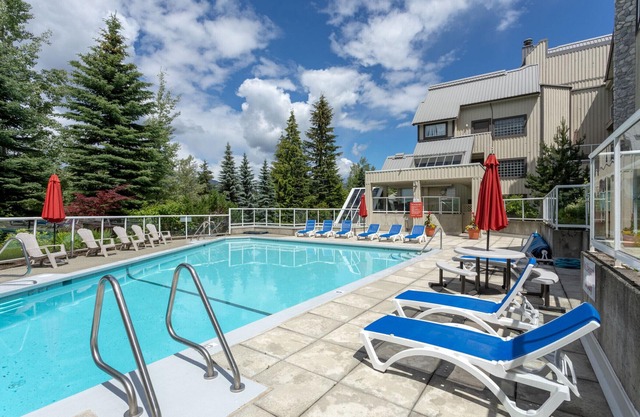 Berghang 2Br / 2Ba - Whirlpool / Pool / Kostenlose Parkplätze