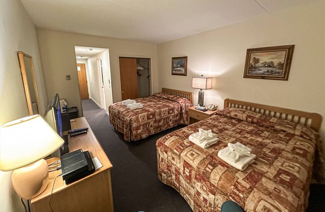 Mountainside efficiency at ski lift w/pool, hot tub & gym