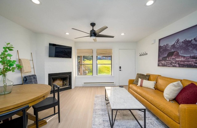 Mountainside Ski & Golf Retreat (W402) Resort Area