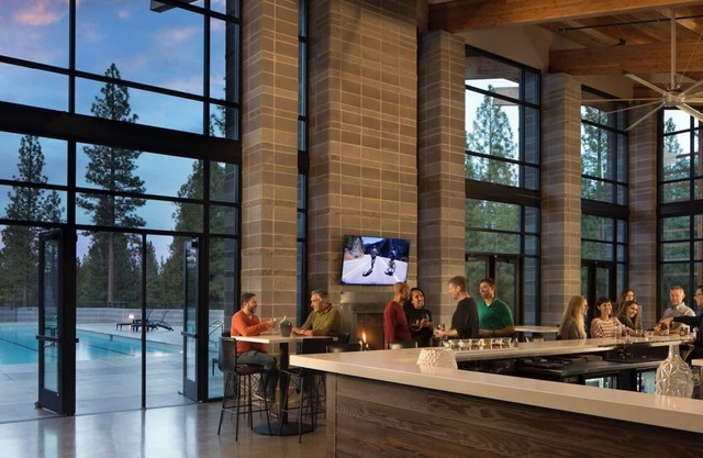 Stunning Resort Mountaintop Cabin