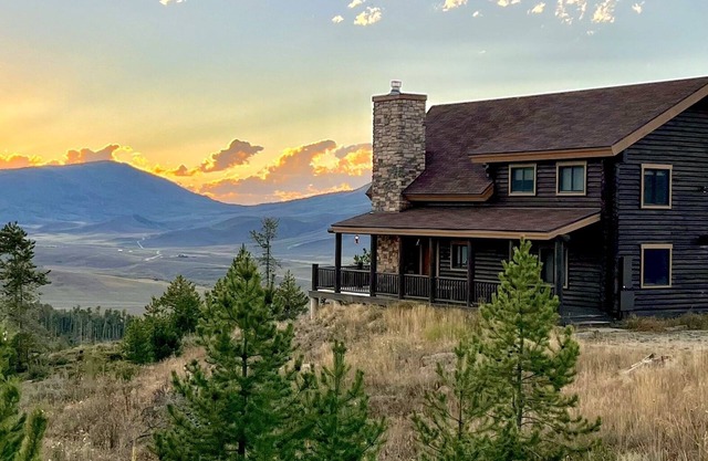 Mountaintop Cabin-abgelegen, aber nah an alles!