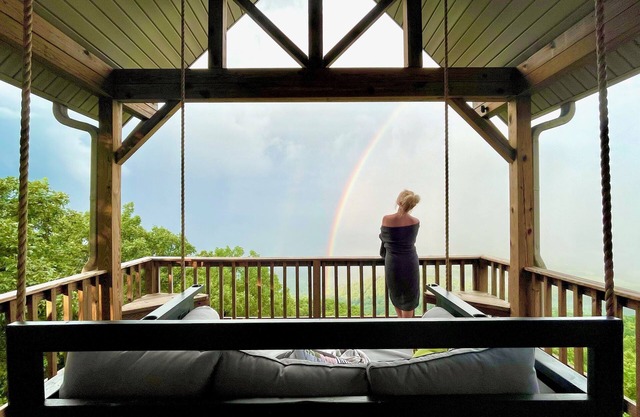 Mountaintop Retreat w/2 Decks & Breathtaking Views- Steps from Mt. Nebo Trails!