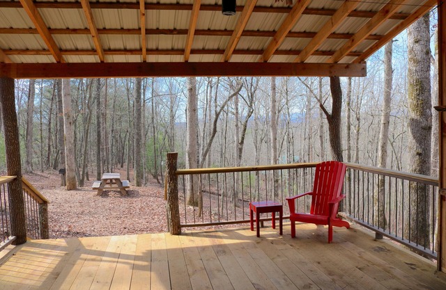 MOUNTAINTOP SEMI-PRIMITIVE CAMPING IN DER NÄHE VON BLUE RIDGE GEORGIA